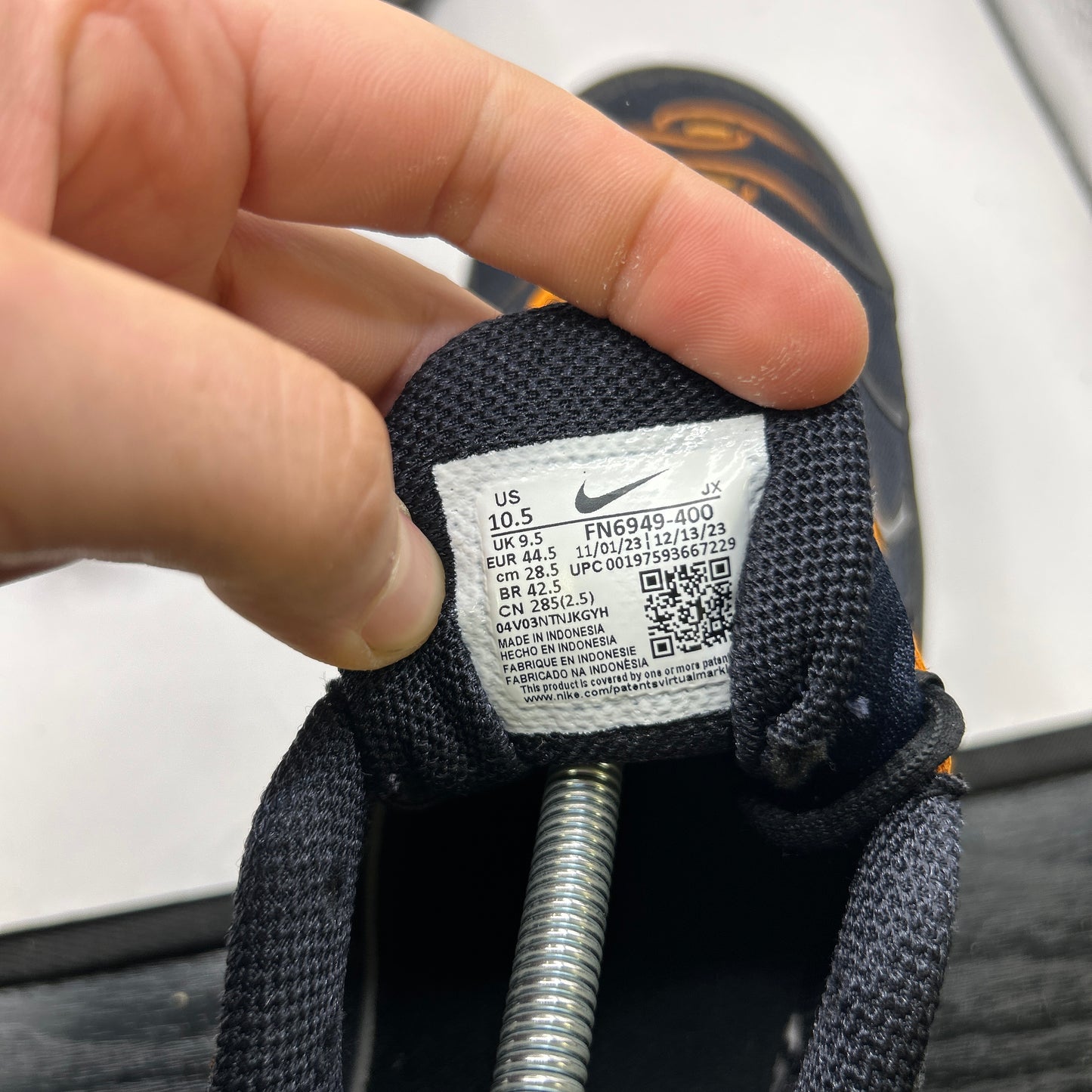 Nike Dark Obsidian Monarch Tn (UK 9.5)