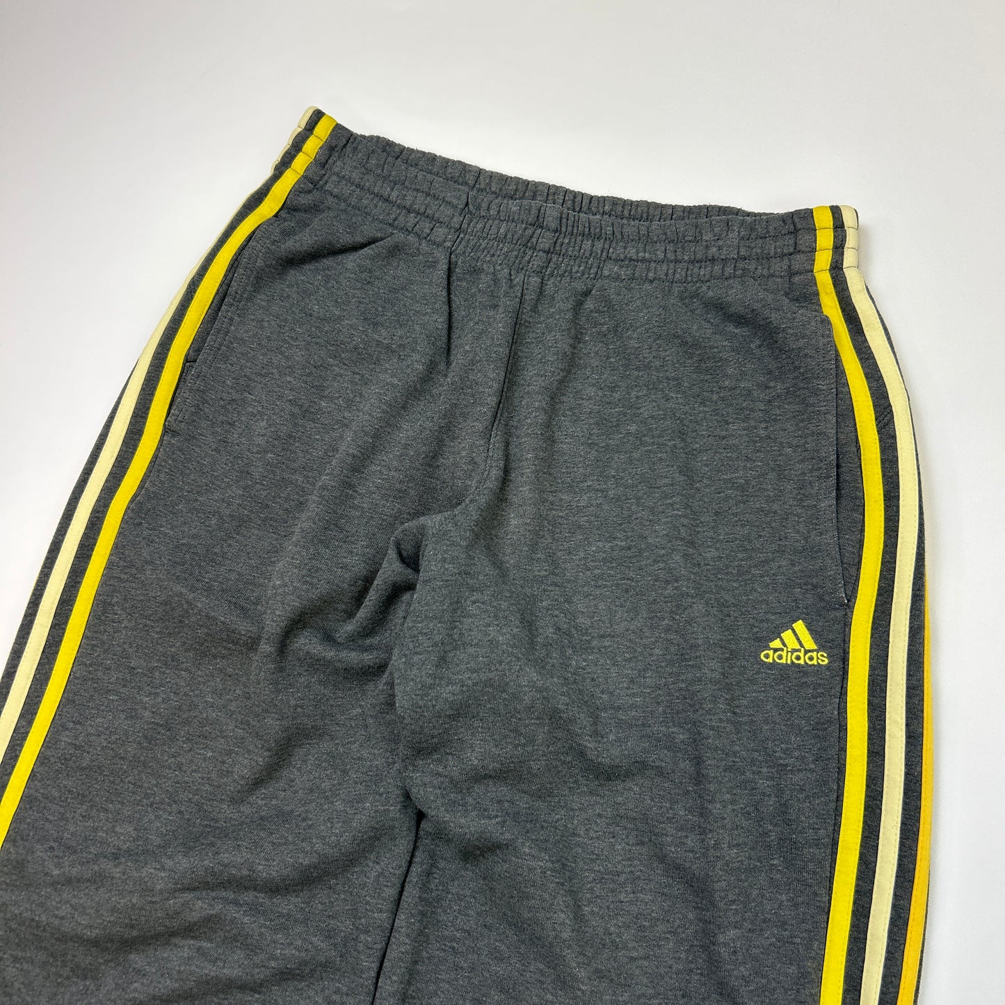 Adidas Essentials Joggers (S)