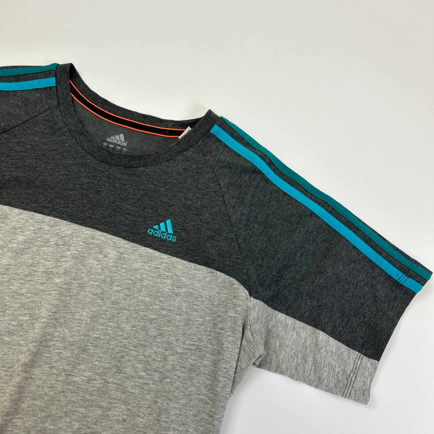 Adidas Essentials T-Shirt (S)