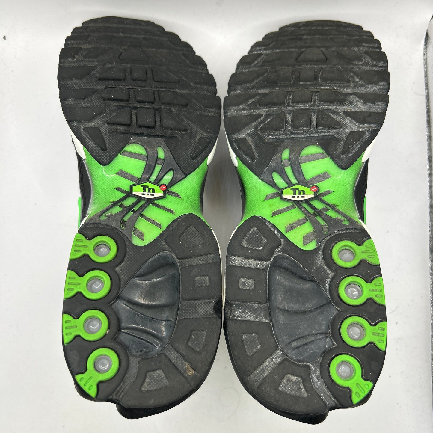 Nike Scream Green Tn (UK 8.5)