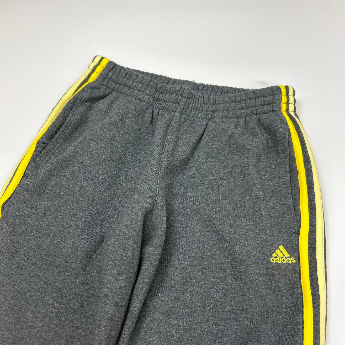 Adidas Essentials Joggers (M)
