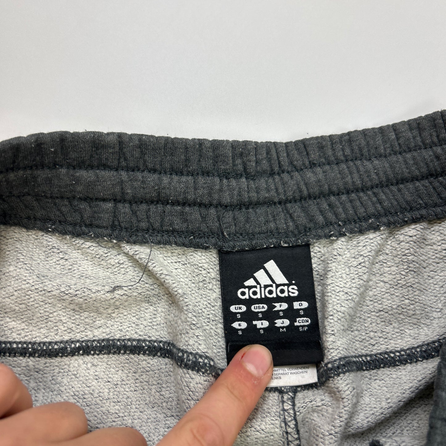 Adidas Essentials Joggers (S)