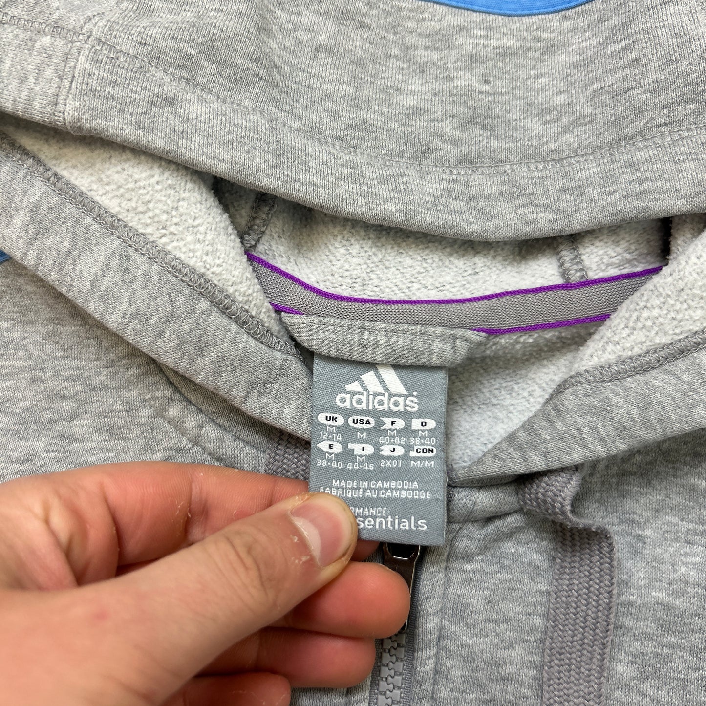 Adidas Essentials Hoodie (M)