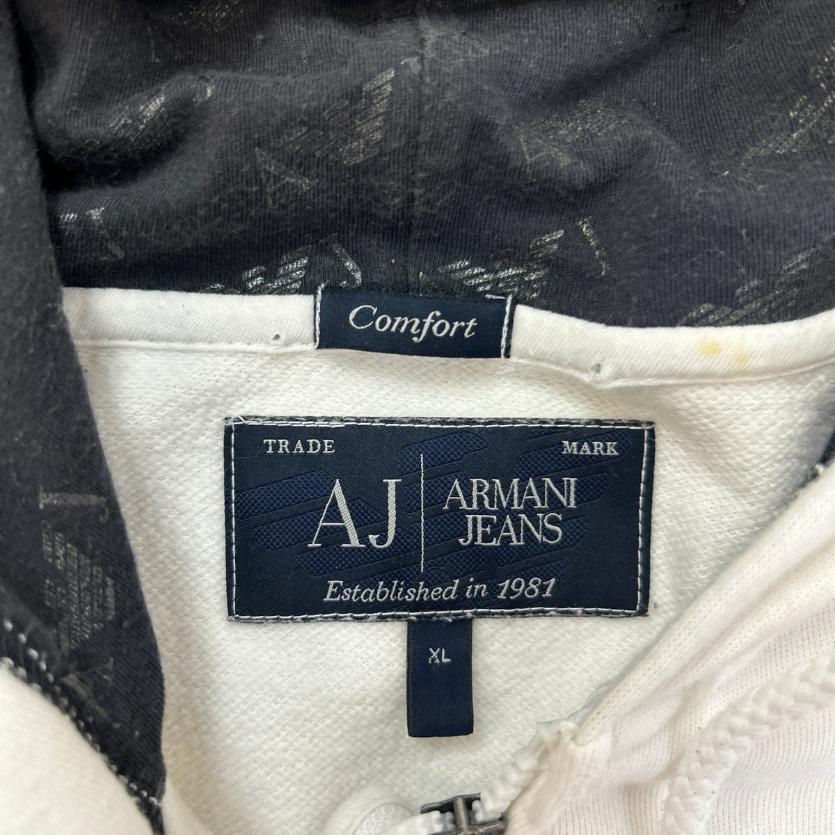 Armani Hoodie (XL)