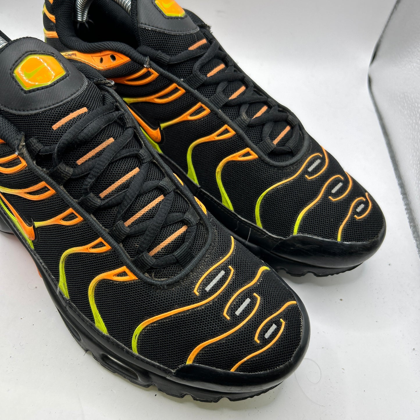 Nike Black Volt Total Orange Tn (UK 8.5)
