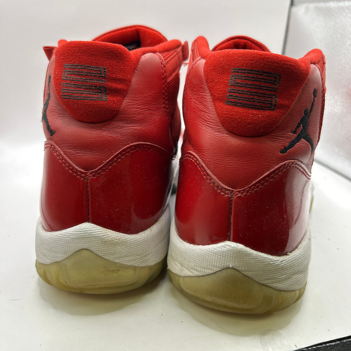 Air Jordan Win Like 96 11 (UK 9.5)