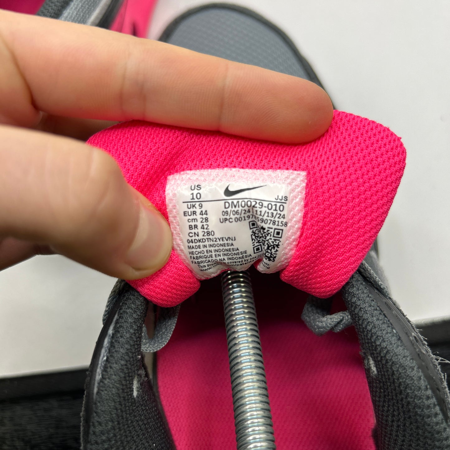 Nike Hyper Pink 90s (UK 9)
