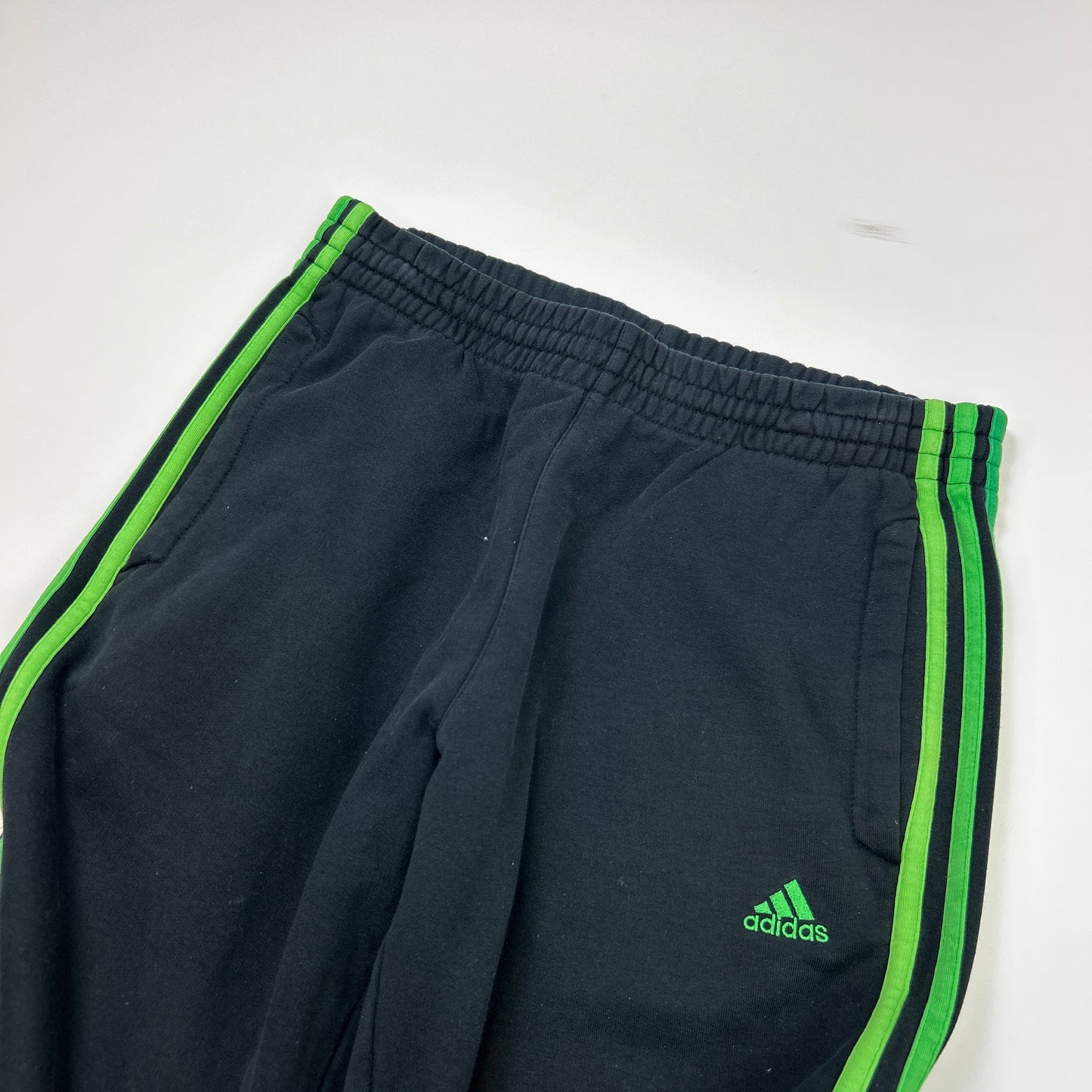 Adidas Essentials Joggers (S)