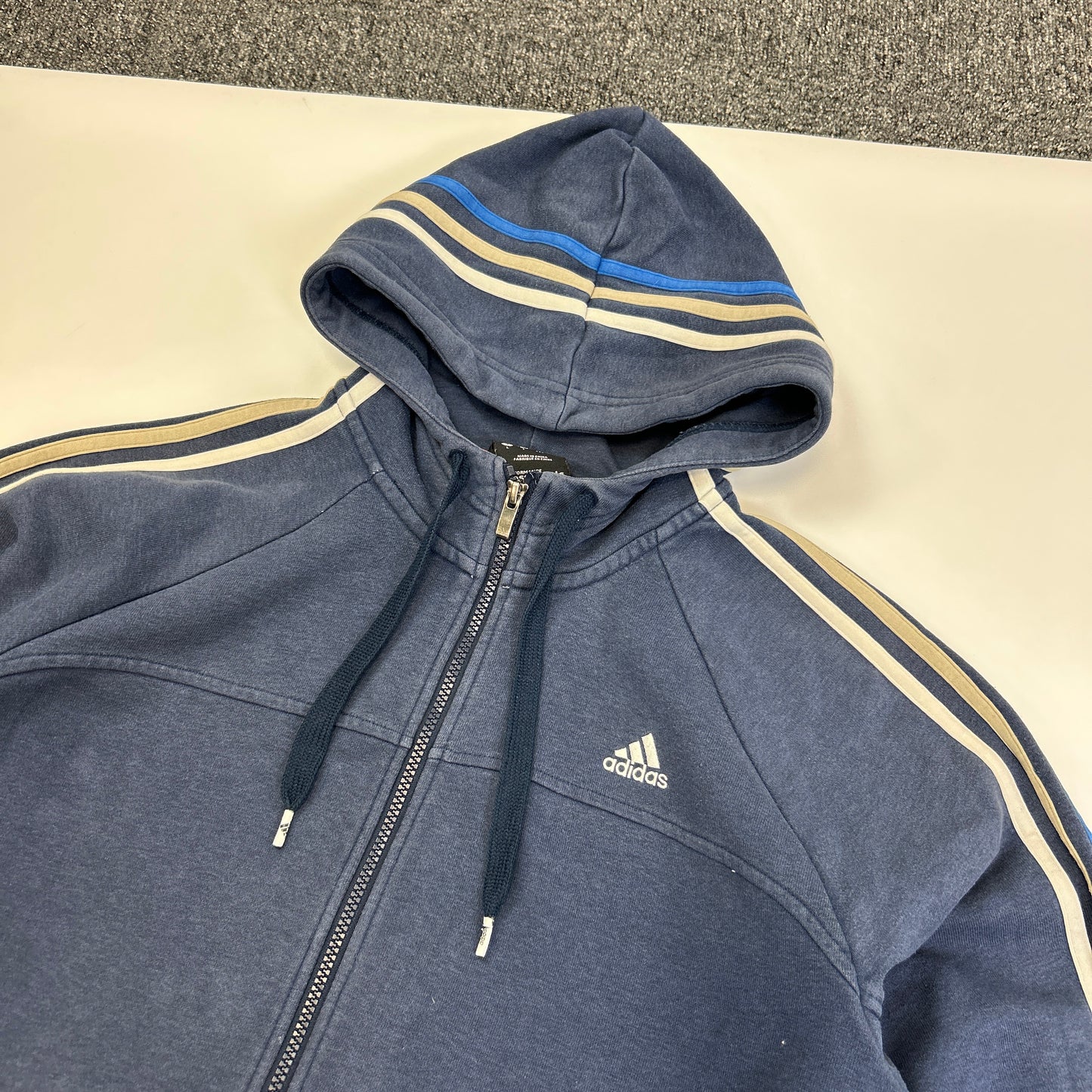 Adidas Essentials Hoodie (L)