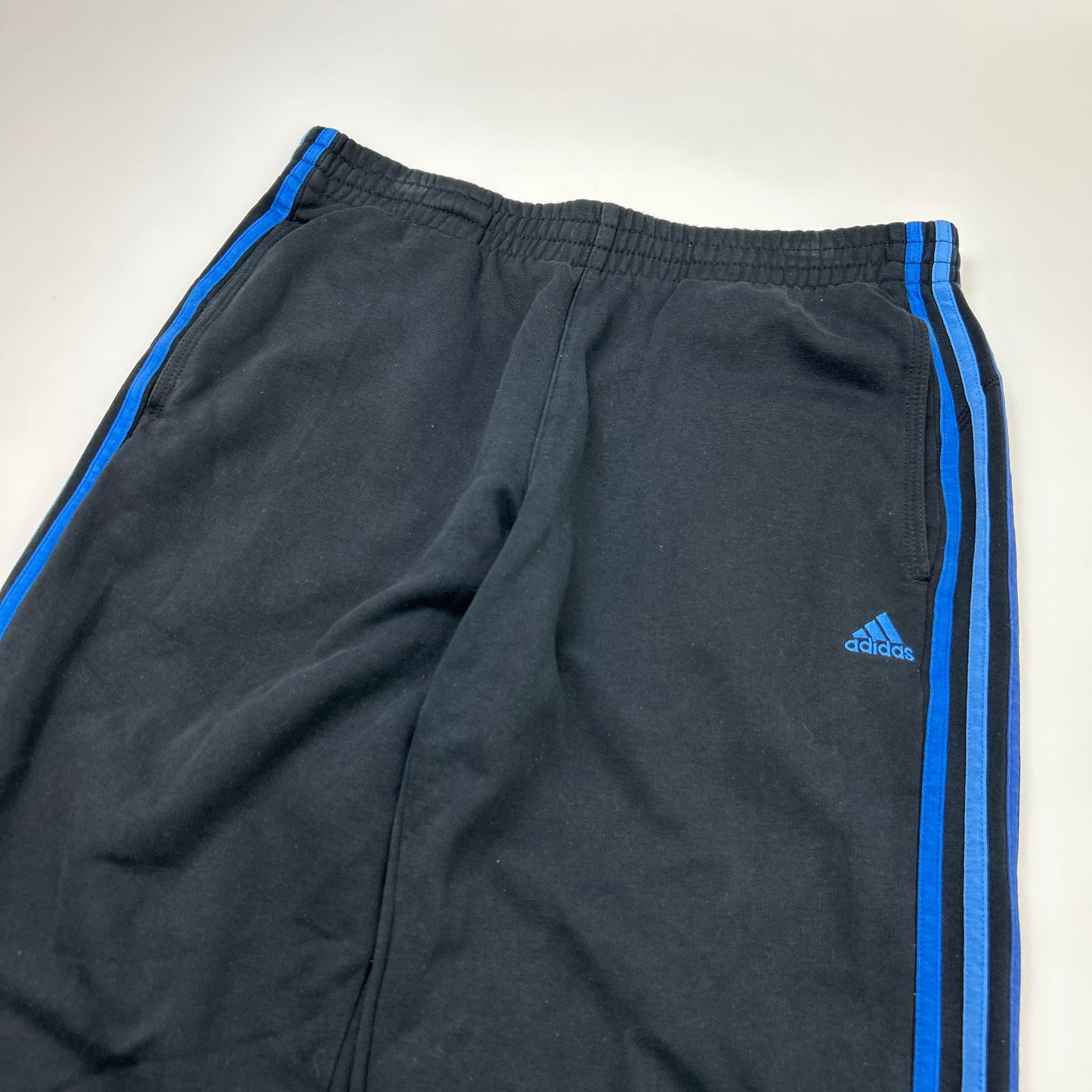 Adidas Essentials Joggers (M)