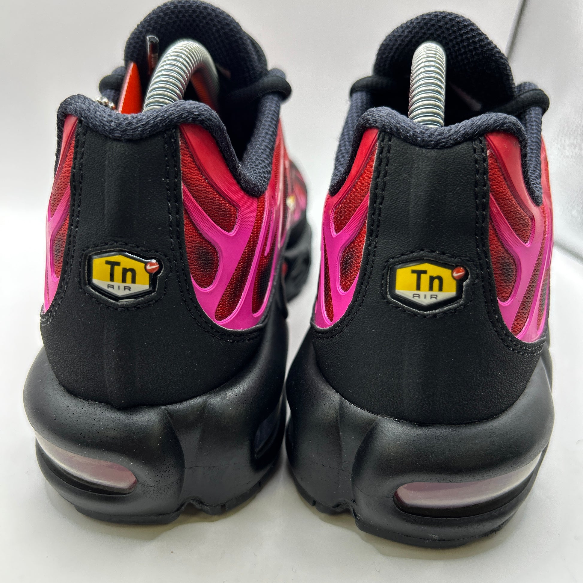 Nike Supreme Tn (UK 7) - Main Image