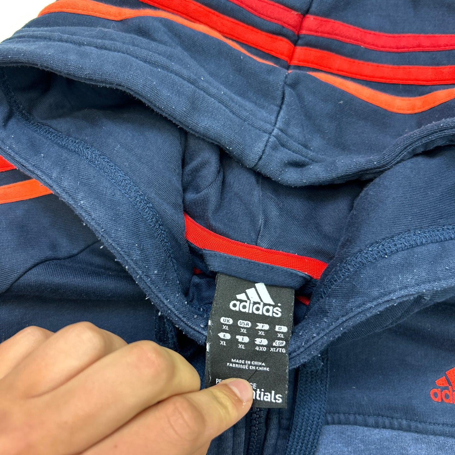 Adidas Essentials Hoodie (XL)