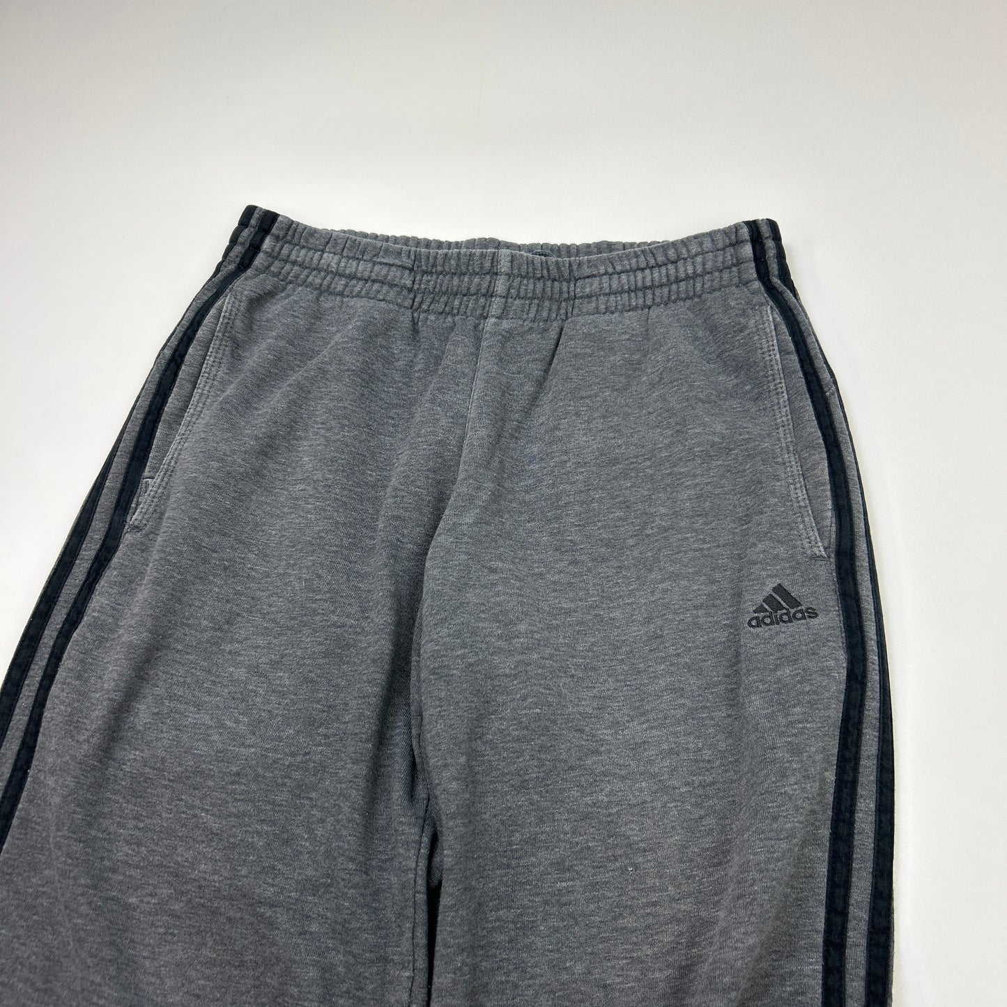 Adidas Essentials Joggers (S)