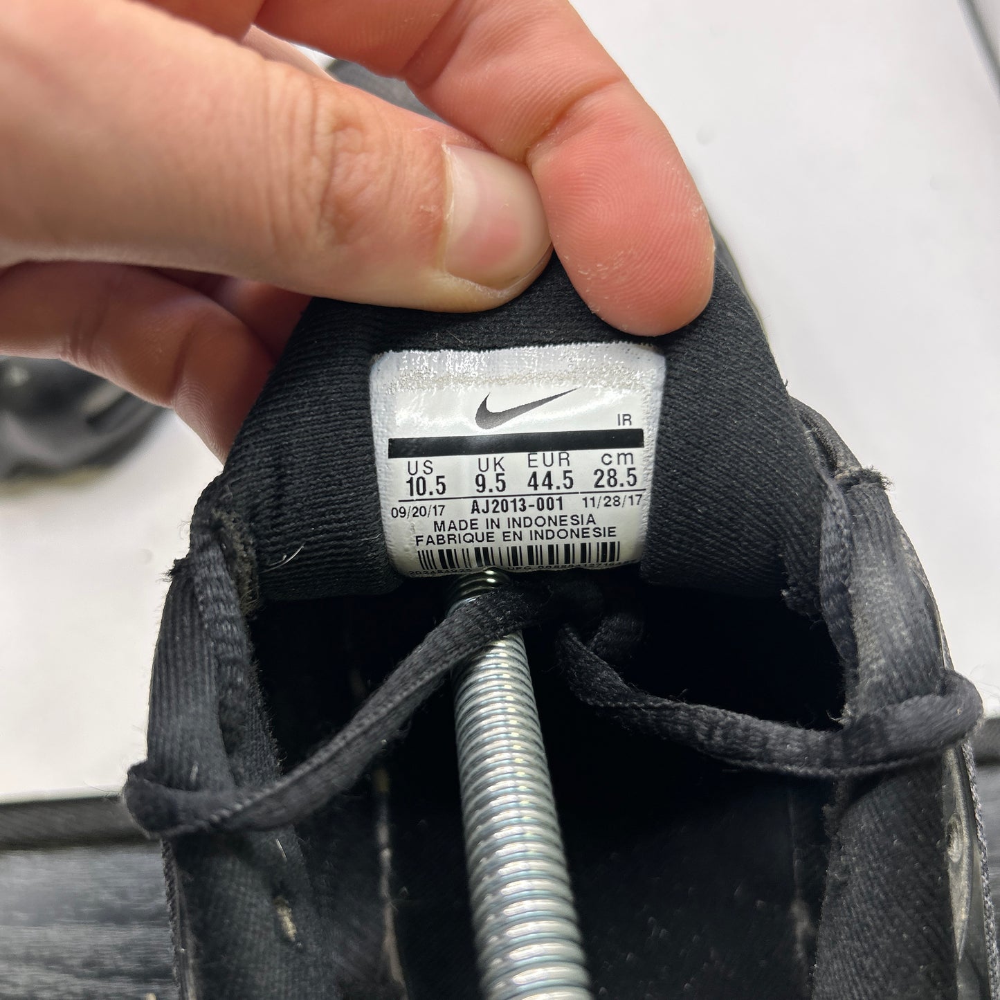 Nike Night Ops Tn (UK 9.5)