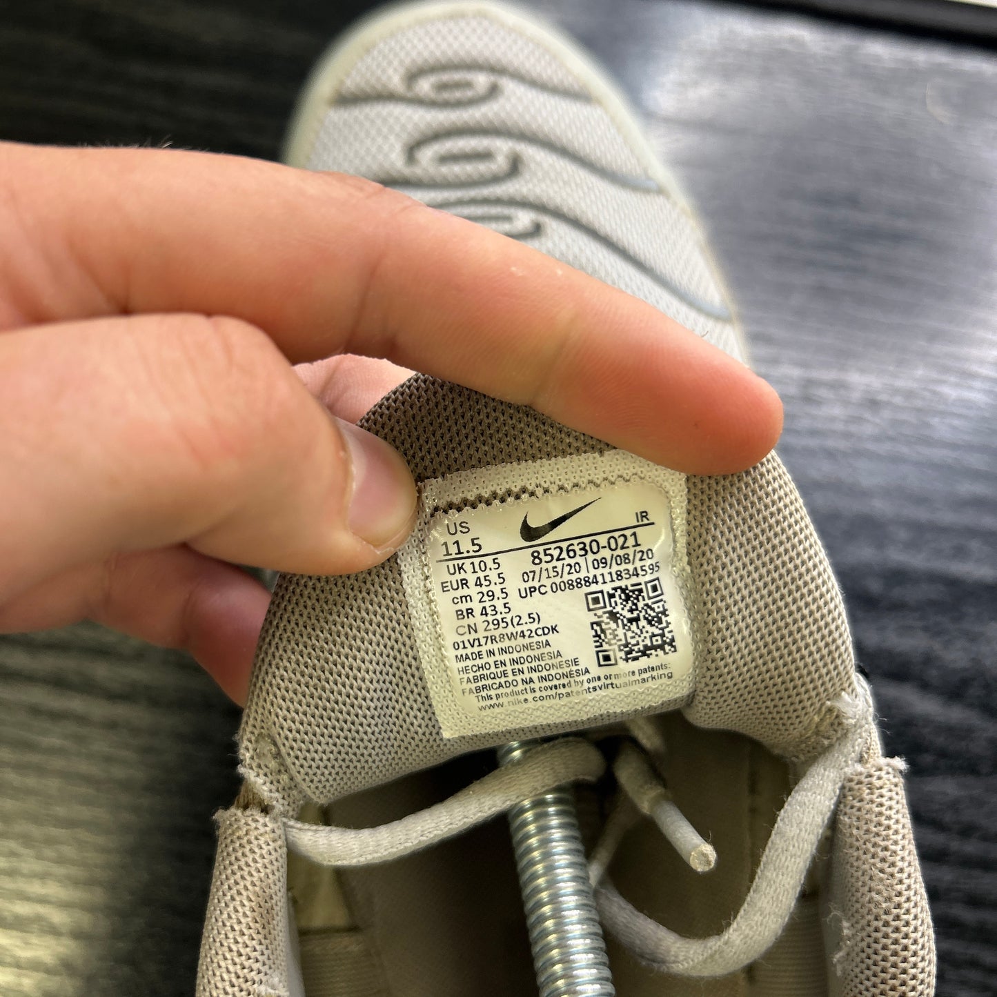 Nike Wolf Grey Tn (UK 10.5)