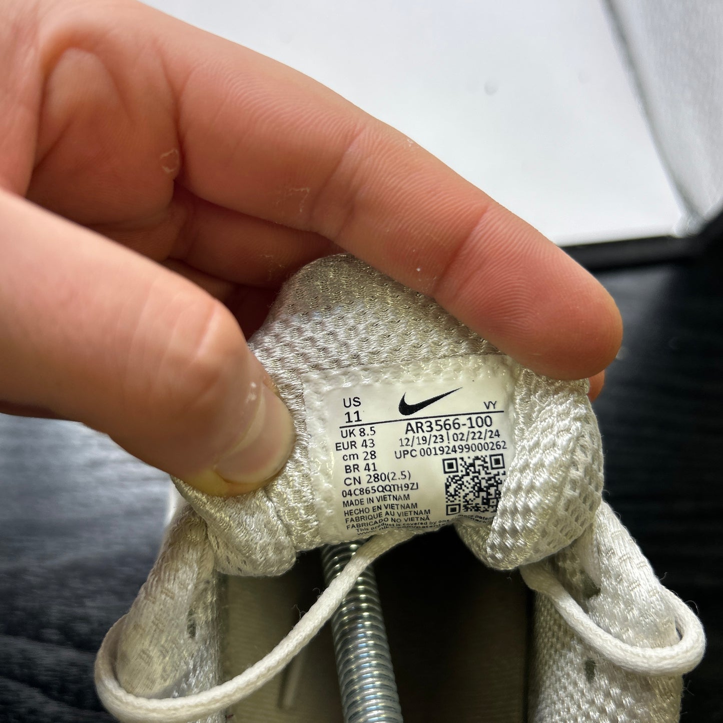 Nike White Silver Shox (UK 8.5)