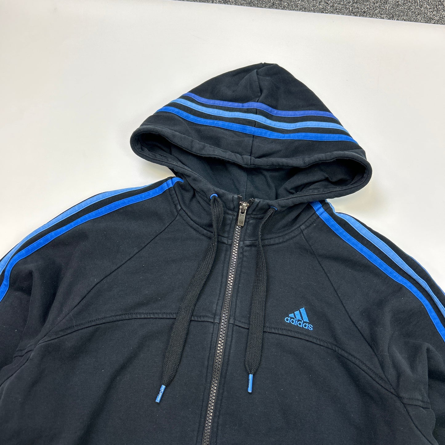 Adidas Essentials Hoodie (M)