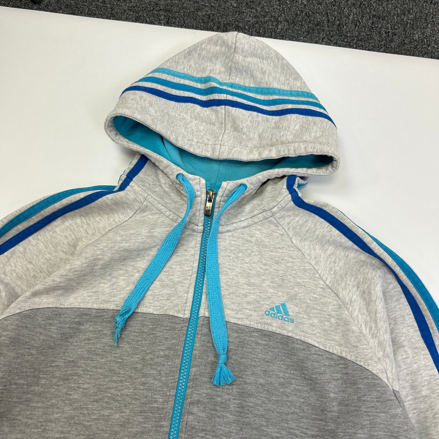 Adidas Essentials Hoodie (M)
