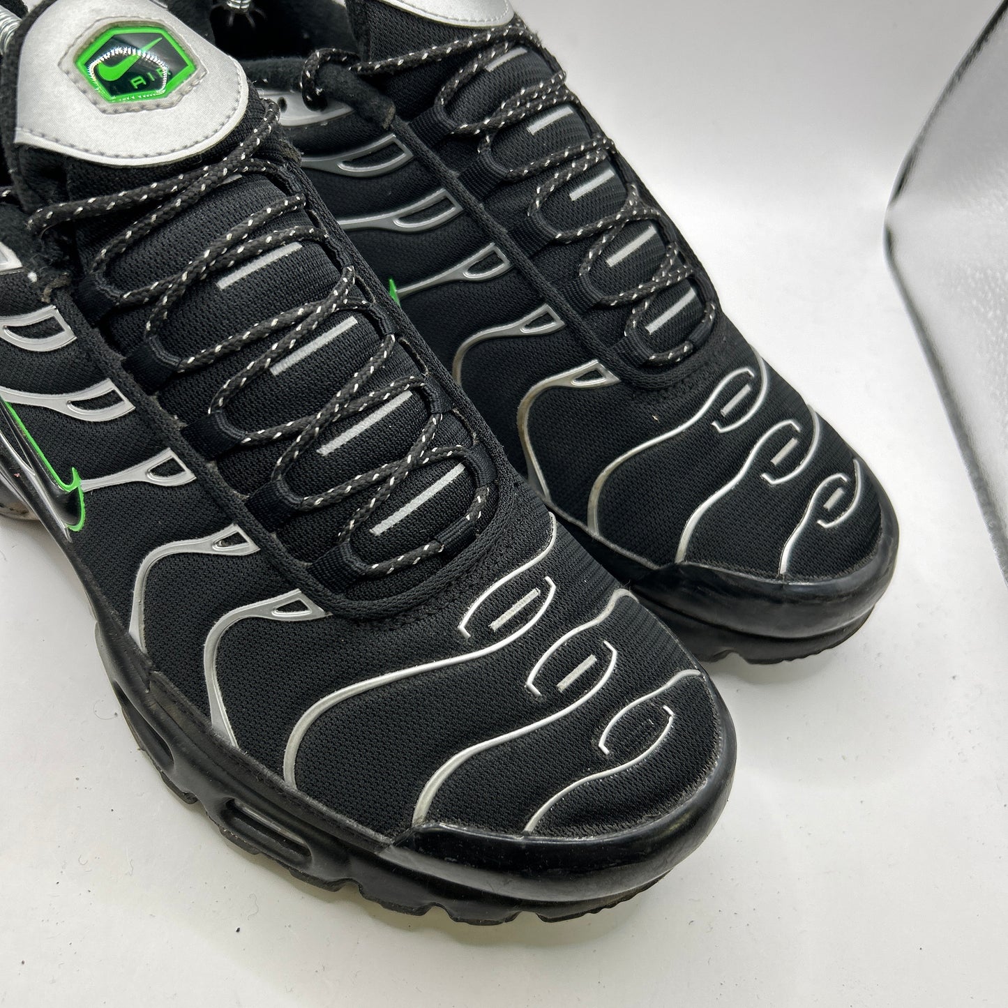 Nike Black Silver Green Strike Tn (UK 8)