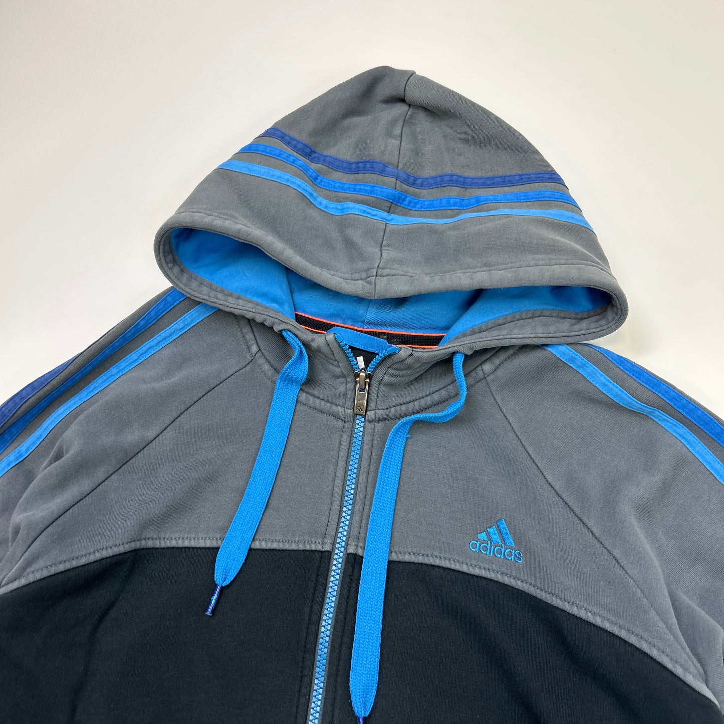 Adidas Essentials Hoodie (L)
