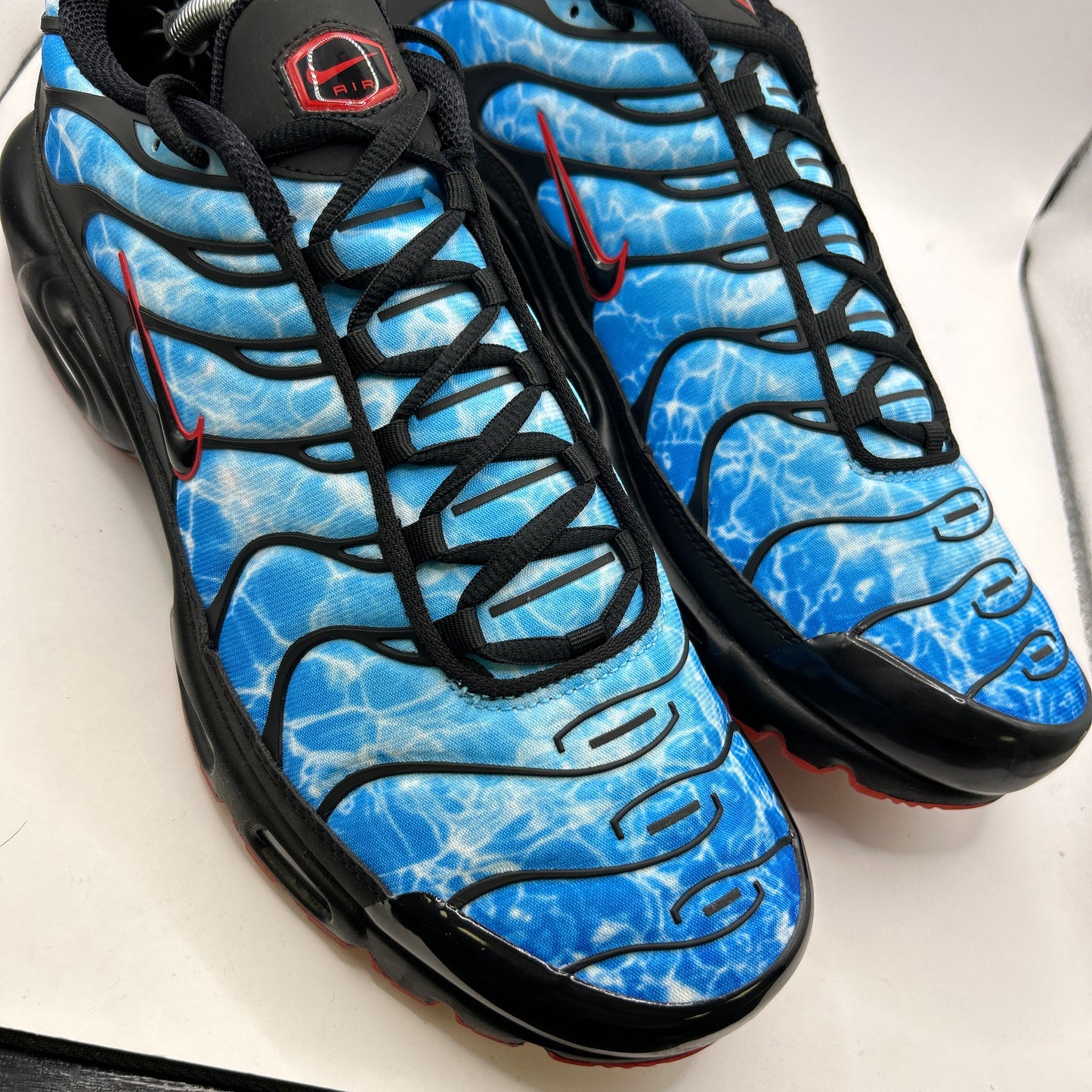 Nike Shark Attack Tn (UK 10.5)