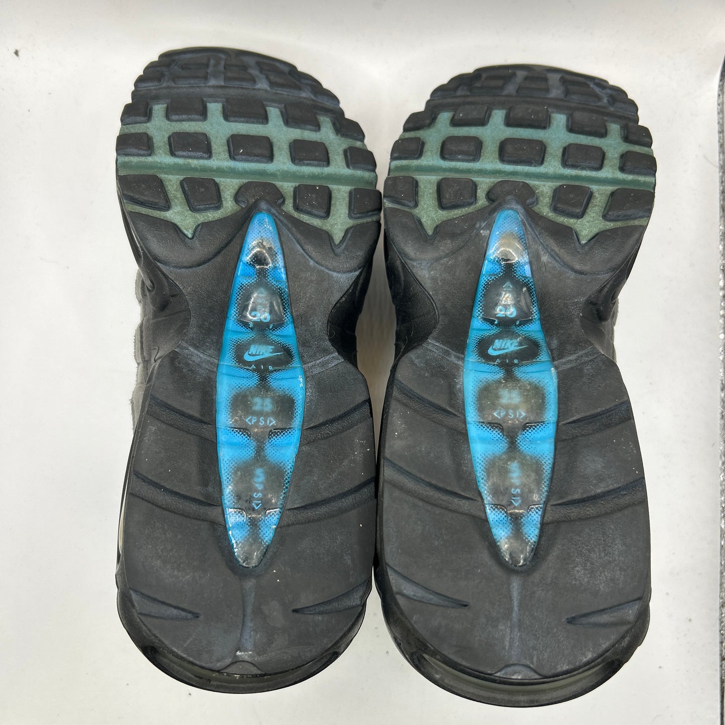 Nike Crystal Blue 95s (UK 7.5)