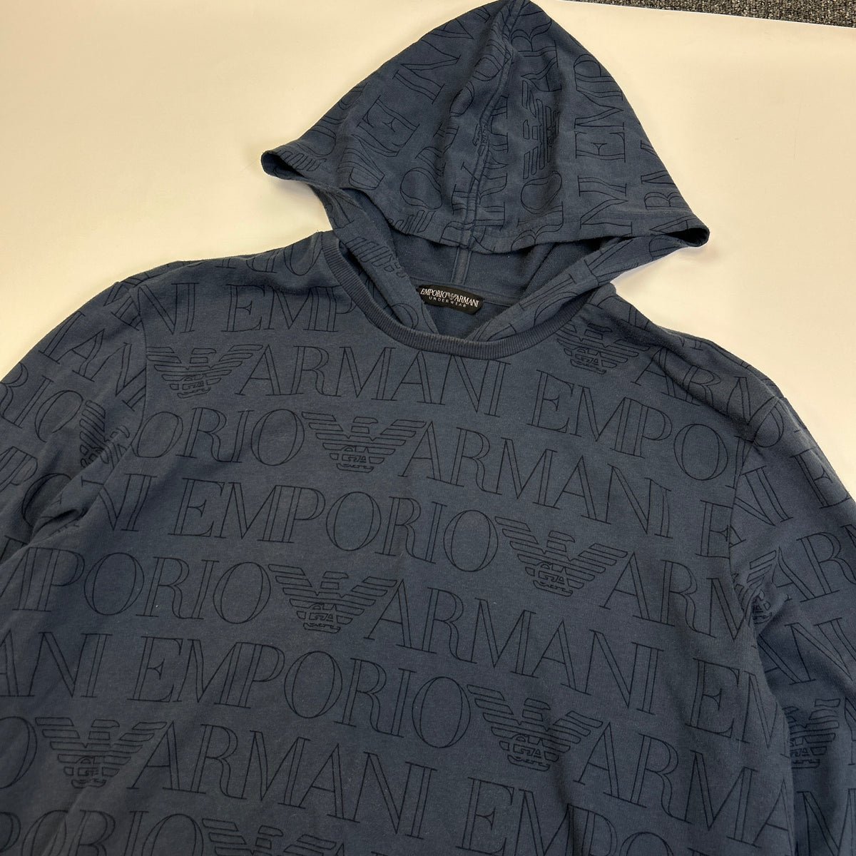 Armani Hoodie (L)