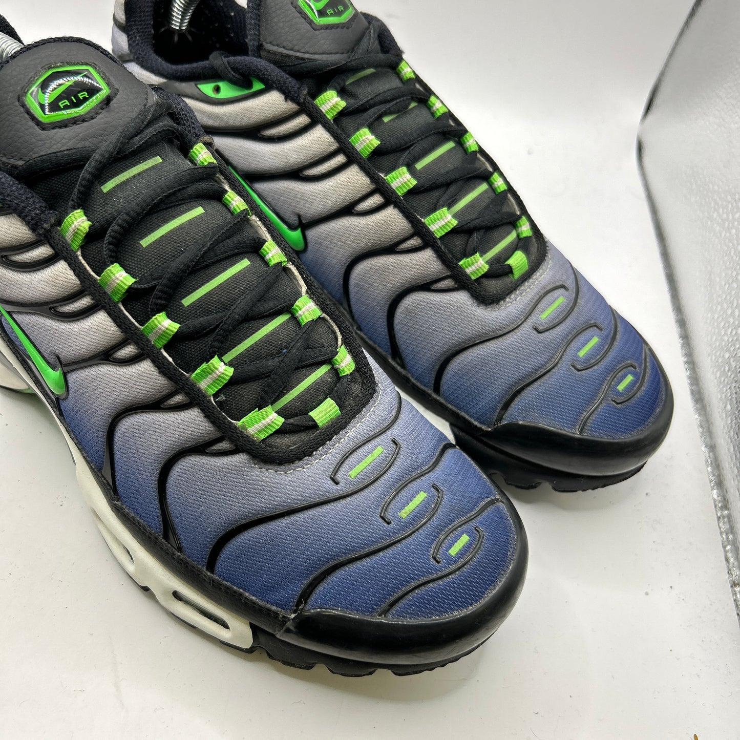 Nike Scream Green Tn (UK 8.5)
