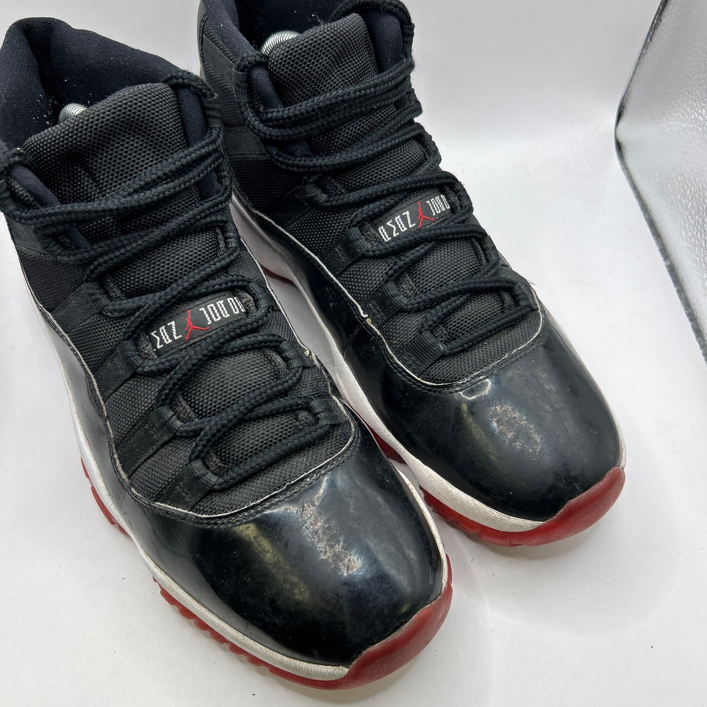 Air Jordan Bred 11 (UK 9)