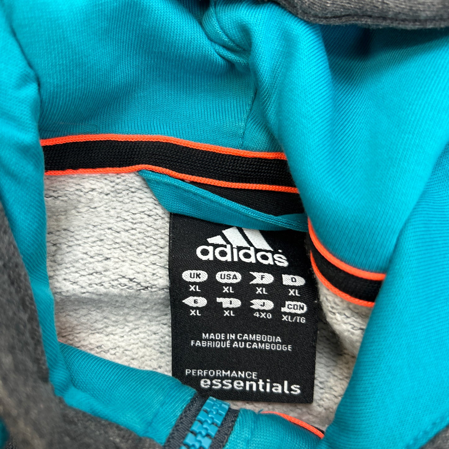 Adidas Essentials Hoodie (XL)