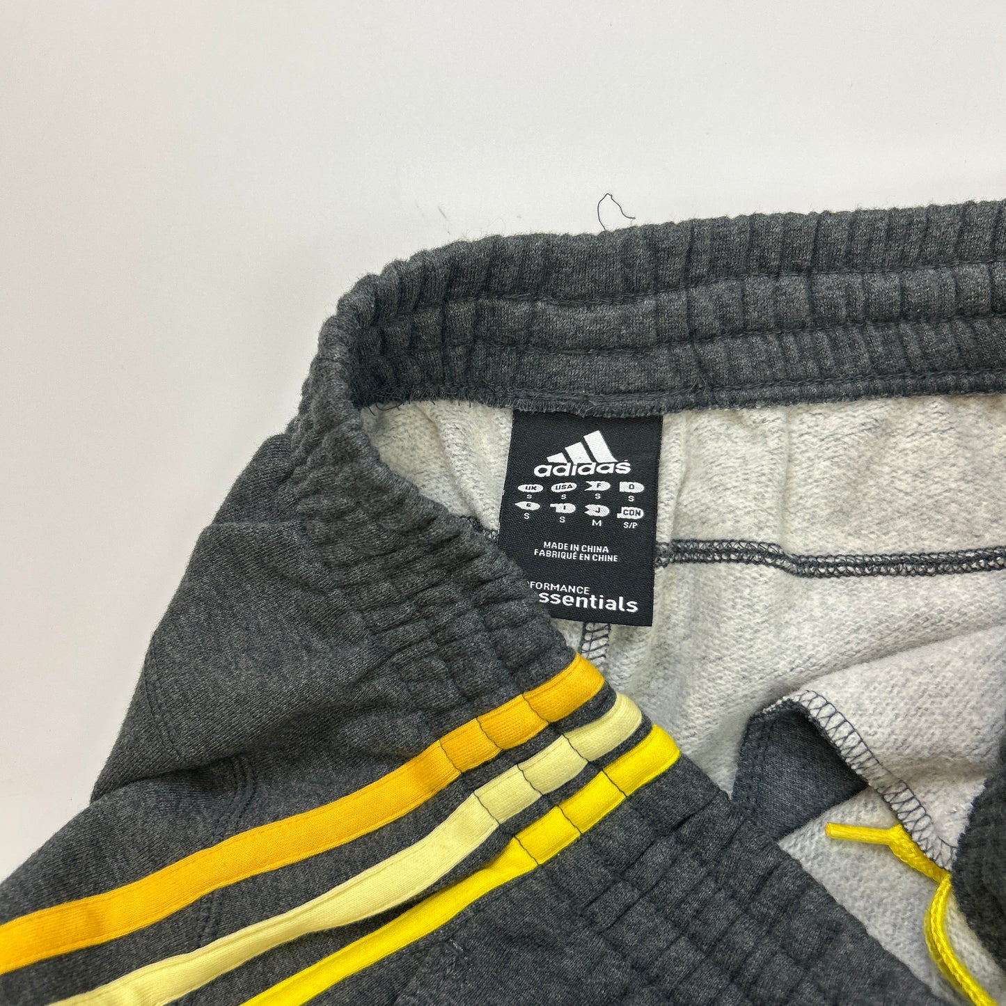 Adidas Essentials Joggers (M)