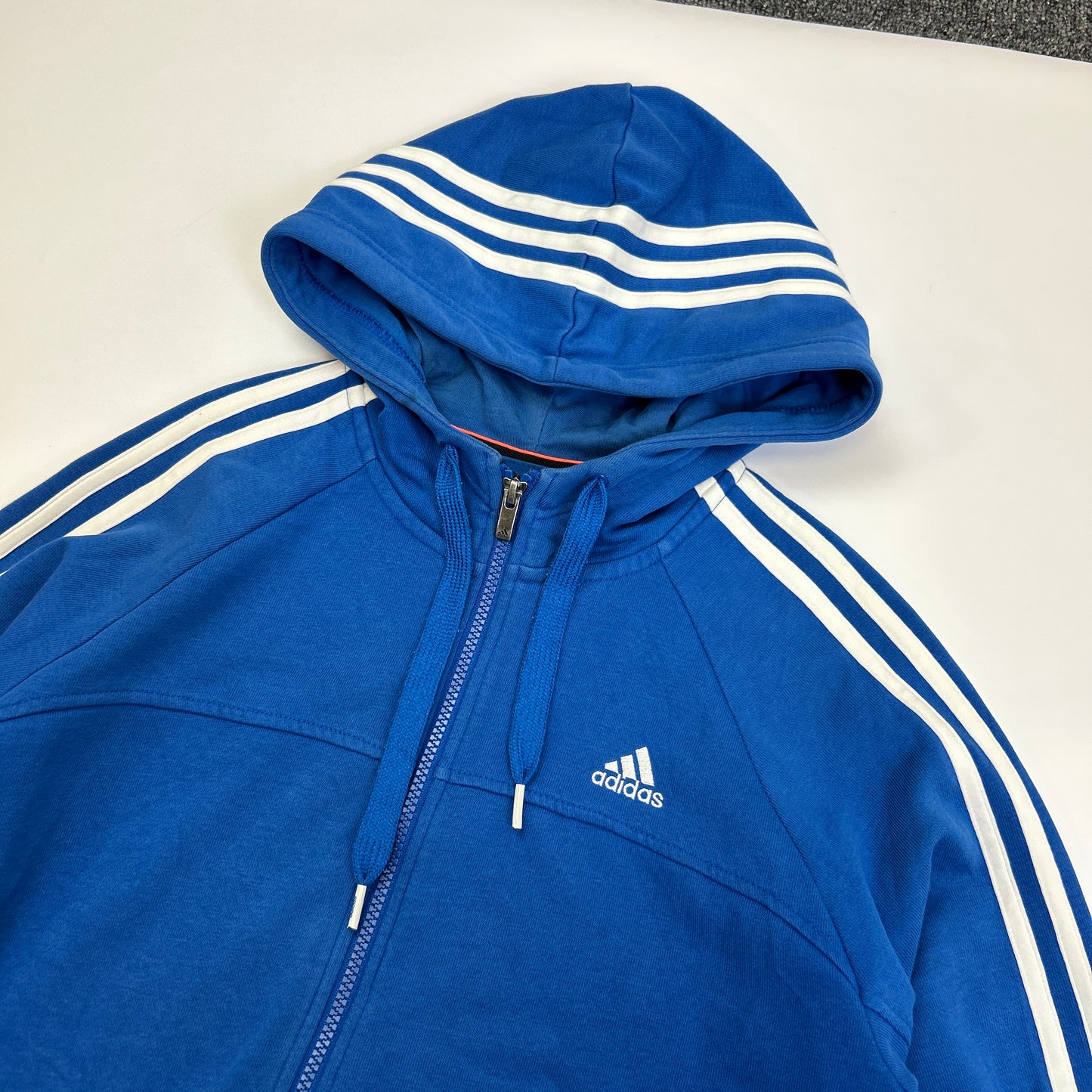 Adidas Essentials Hoodie (M)