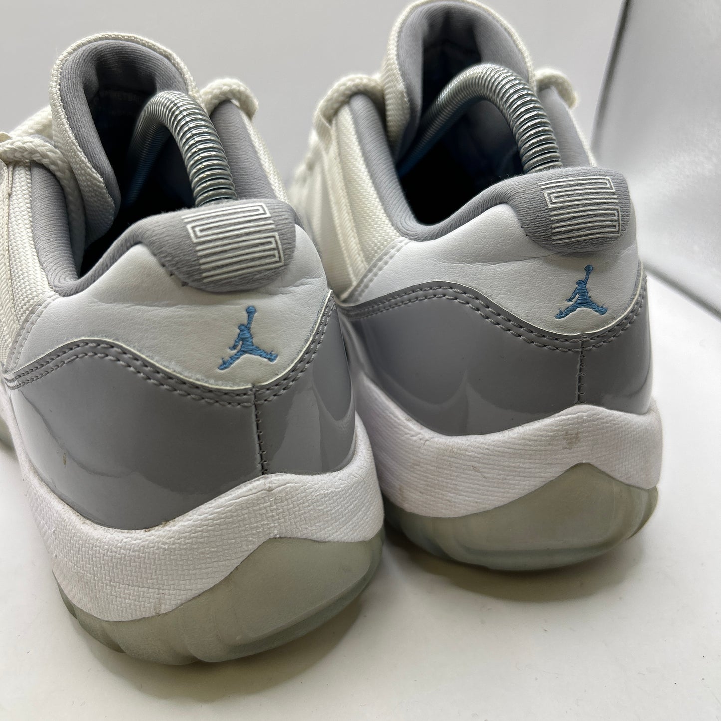 Air Jordan Cement Grey 11 (UK 7.5)