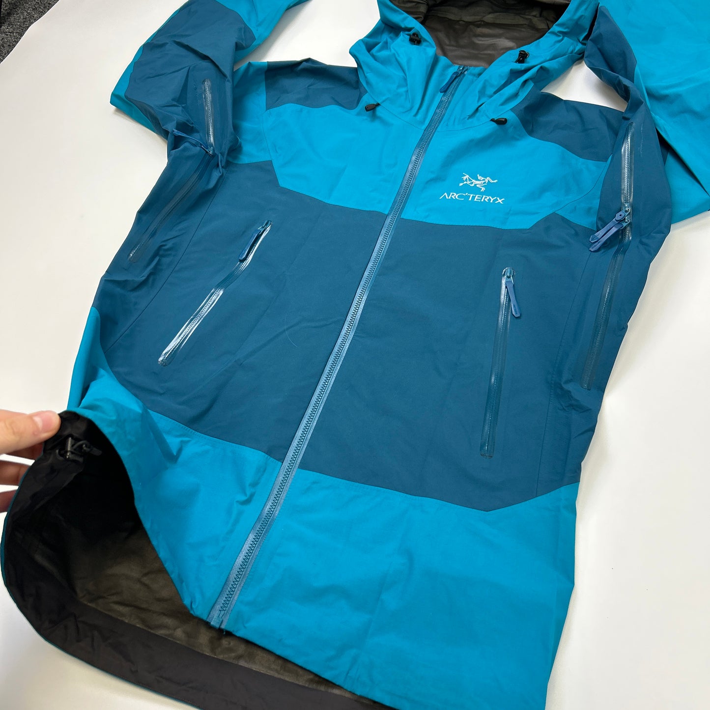 Arcteryx Beta SL Jacket (XS)