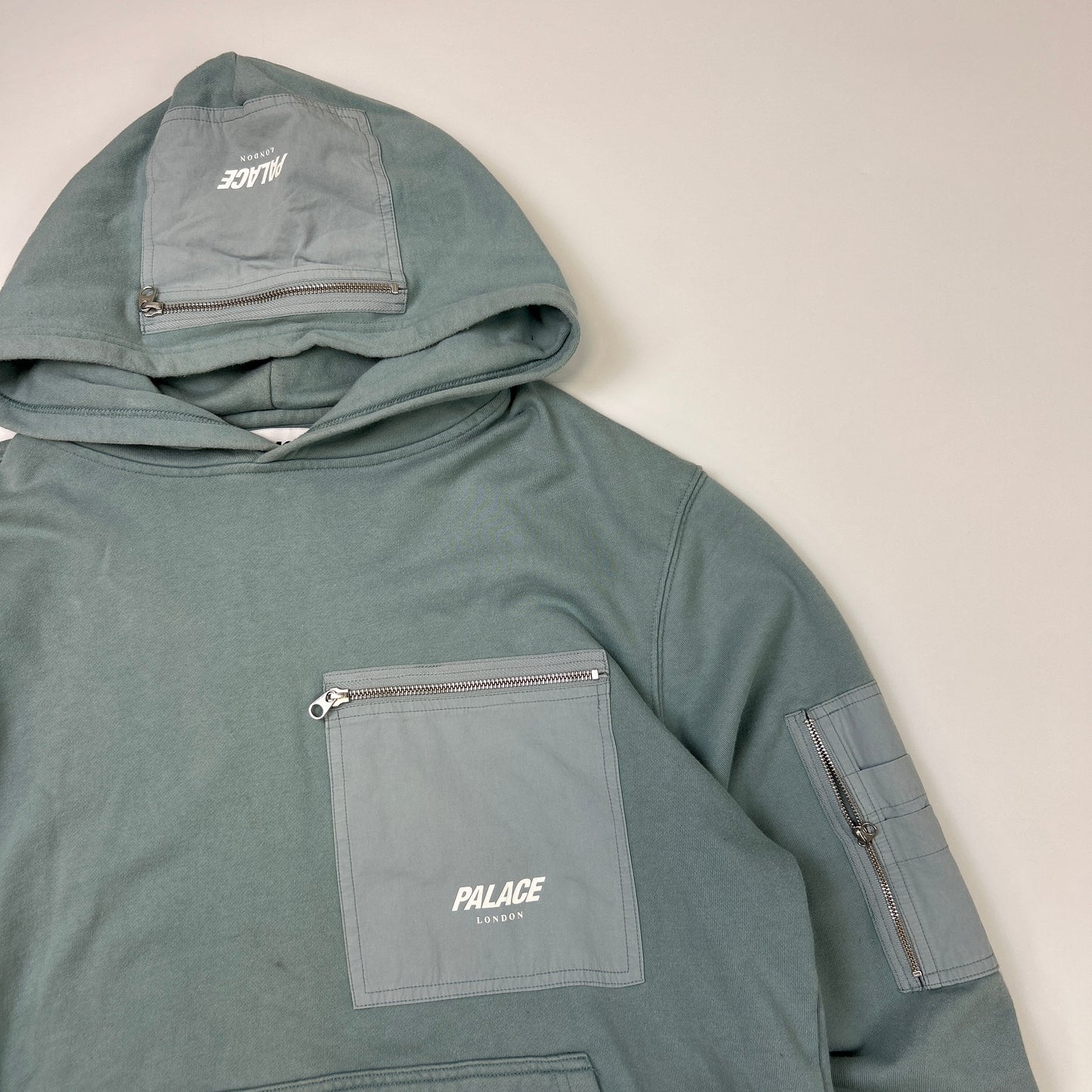 Palace Hoodie (M)