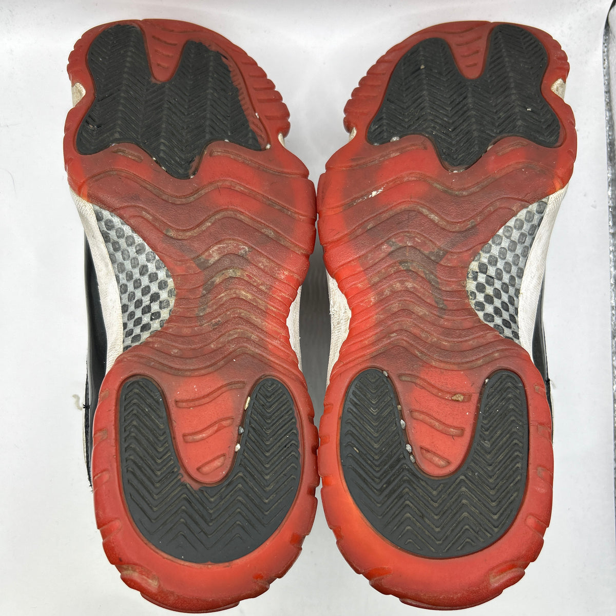 Air Jordan Concord Bred 11 (UK 9)