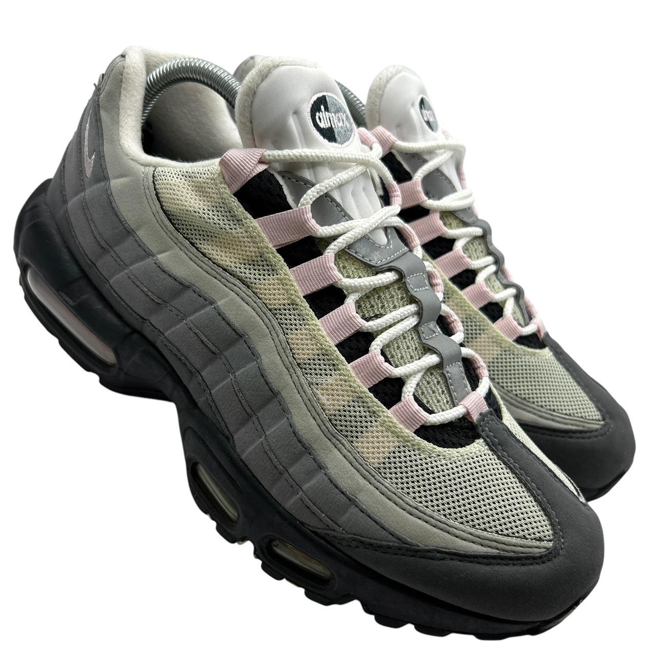 Nike Pink Foam 95s (UK 7.5)